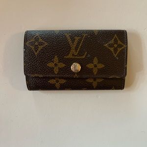 Louis Vuitton 6 Key Holder